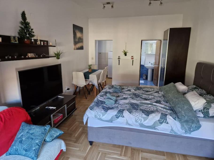 Warm House Full Of Green Ambient,Joy And Comfort Zagreb Bagian luar foto