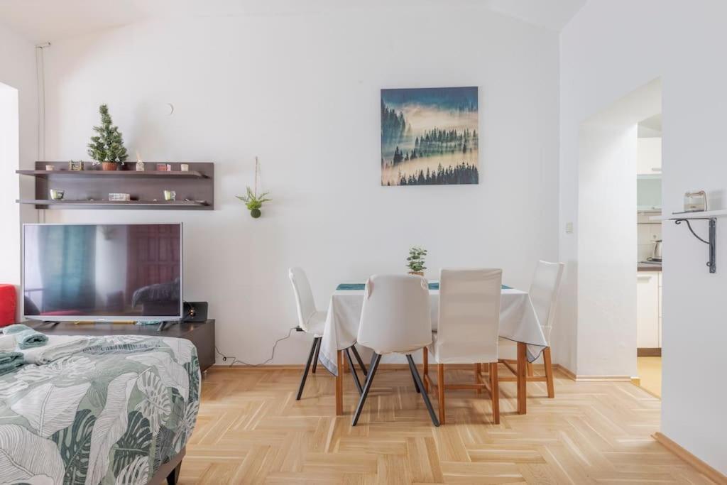 Warm House Full Of Green Ambient,Joy And Comfort Zagreb Bagian luar foto