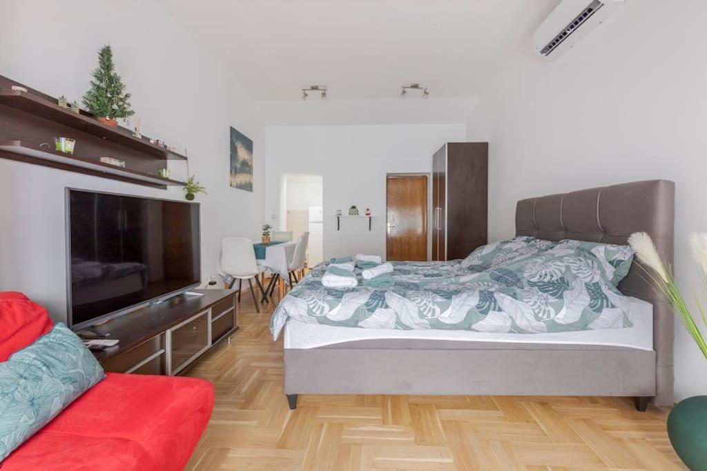 Warm House Full Of Green Ambient,Joy And Comfort Zagreb Bagian luar foto